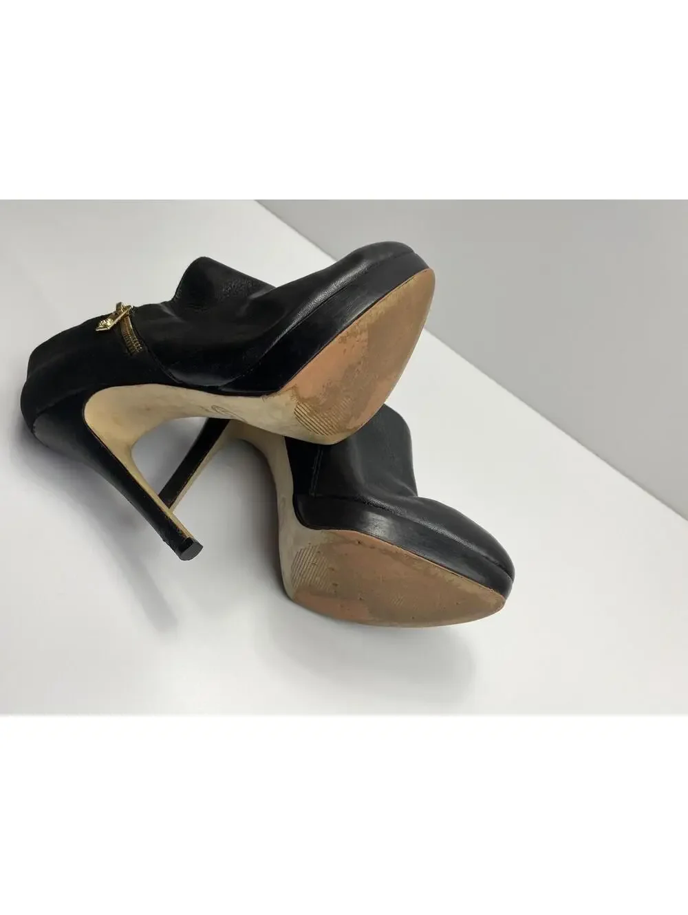 Michael Kors Heels Size 8 Black Closed Toe Slip On Pumps Great Pre Owned
